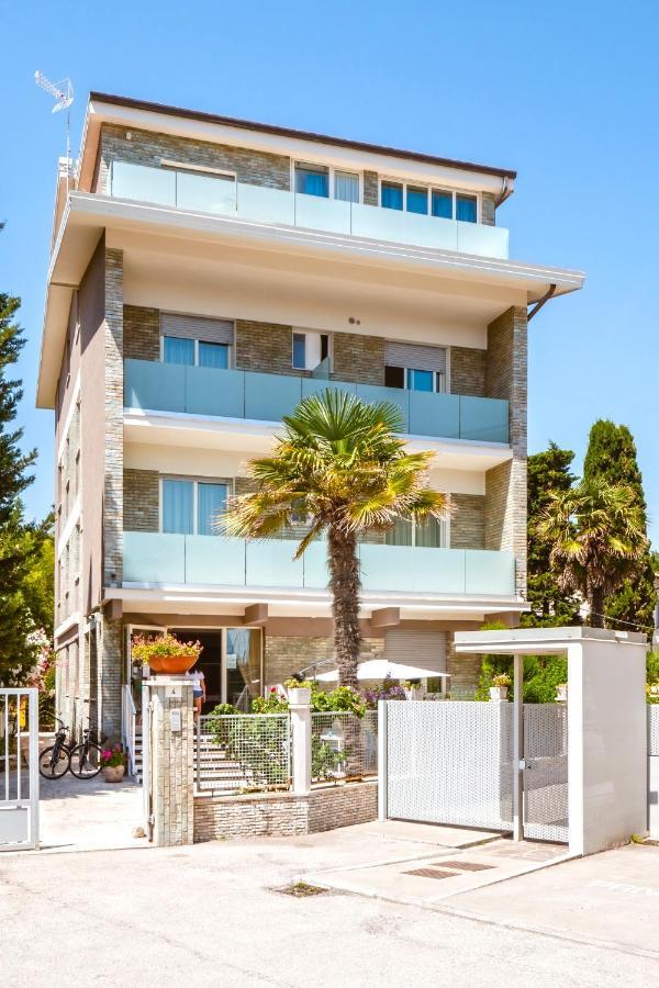 Hotel Villa Del Mare Senigallia Bagian luar foto