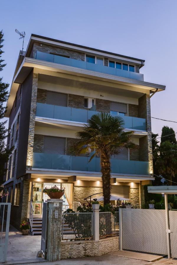 Hotel Villa Del Mare Senigallia Bagian luar foto