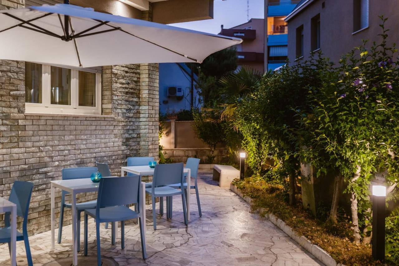 Hotel Villa Del Mare Senigallia Bagian luar foto