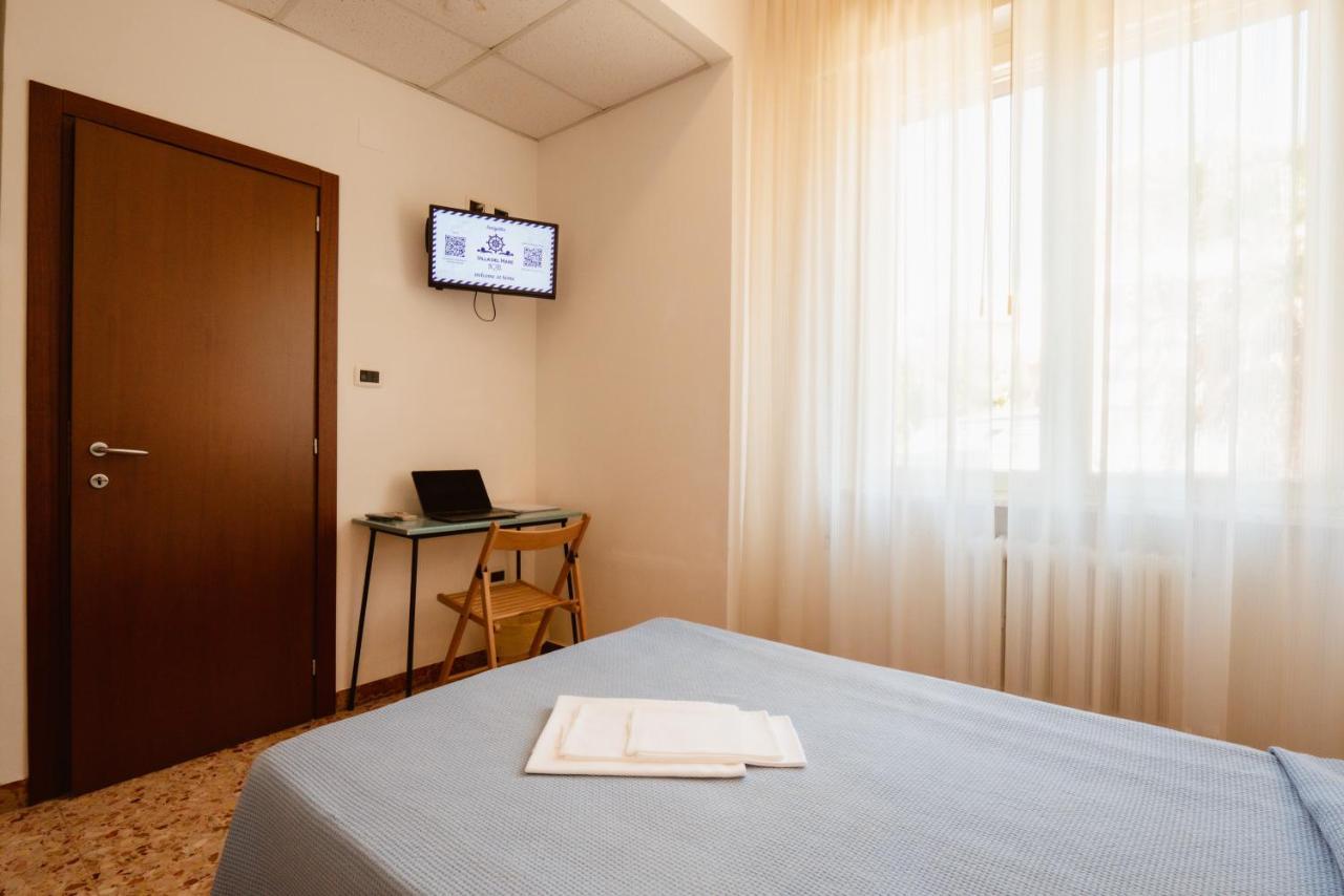 Hotel Villa Del Mare Senigallia Bagian luar foto