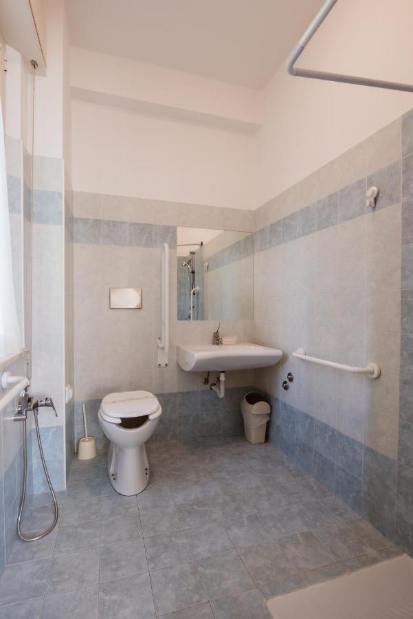 Hotel Villa Del Mare Senigallia Bagian luar foto