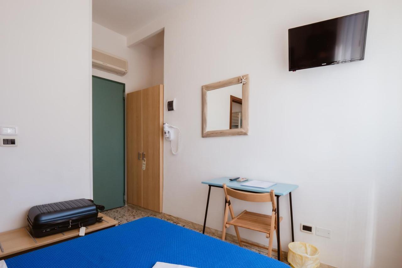 Hotel Villa Del Mare Senigallia Bagian luar foto