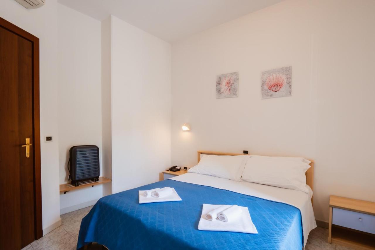 Hotel Villa Del Mare Senigallia Bagian luar foto
