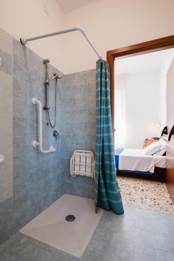 Hotel Villa Del Mare Senigallia Bagian luar foto