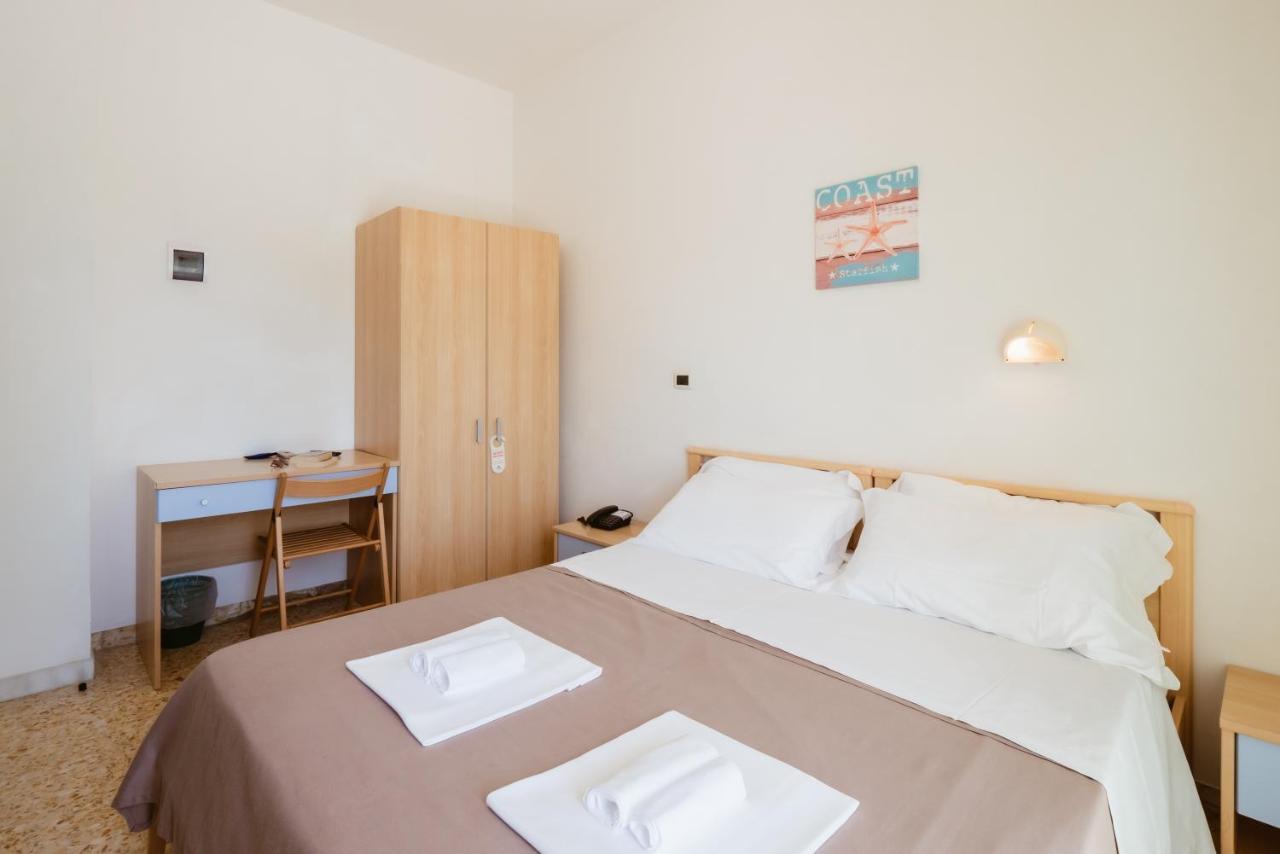 Hotel Villa Del Mare Senigallia Bagian luar foto