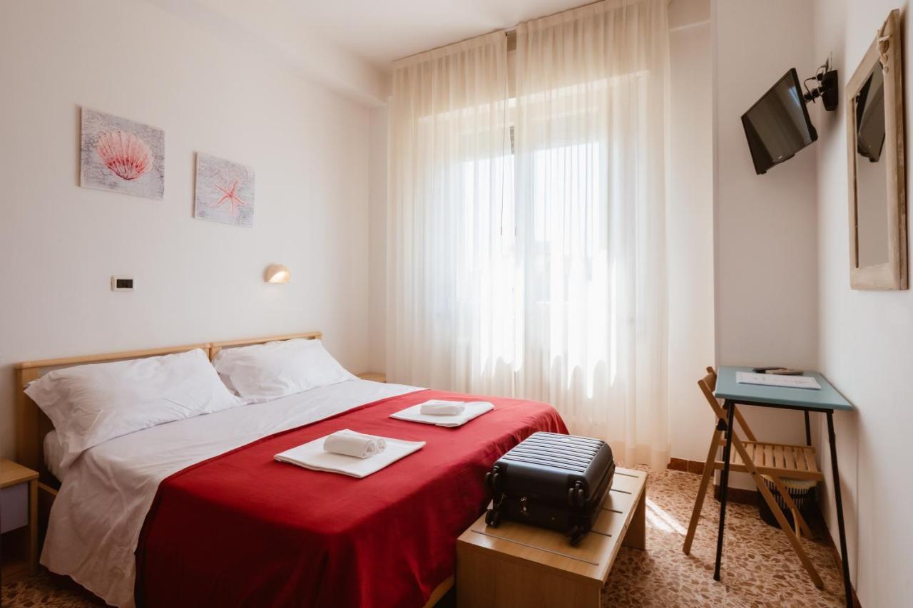 Hotel Villa Del Mare Senigallia Bagian luar foto