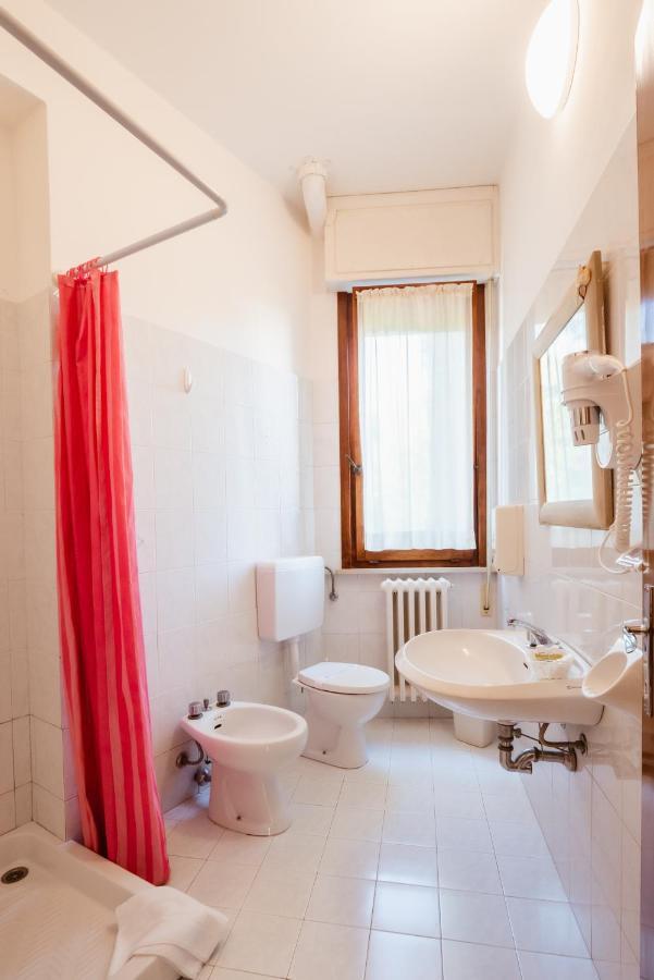 Hotel Villa Del Mare Senigallia Bagian luar foto