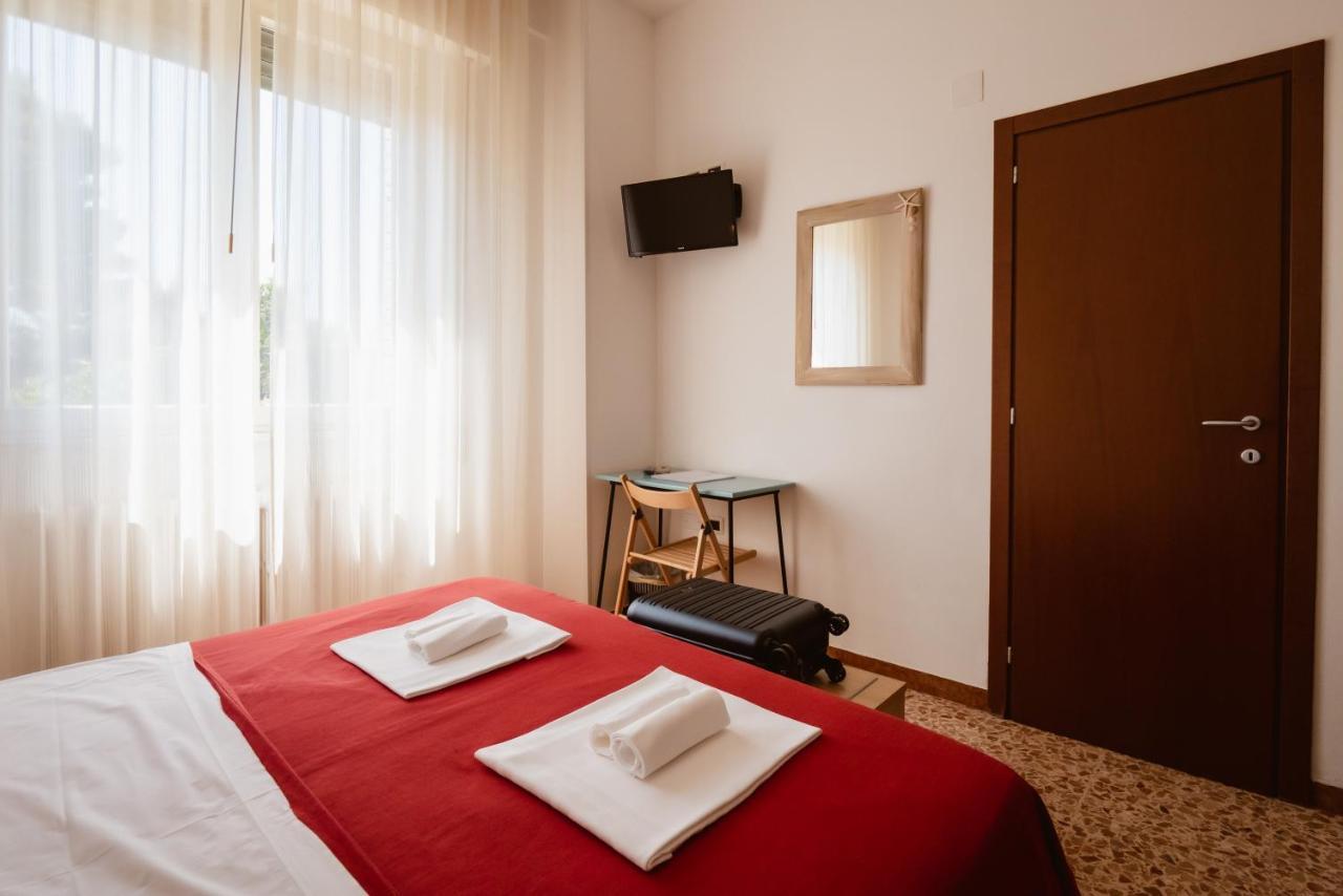 Hotel Villa Del Mare Senigallia Bagian luar foto